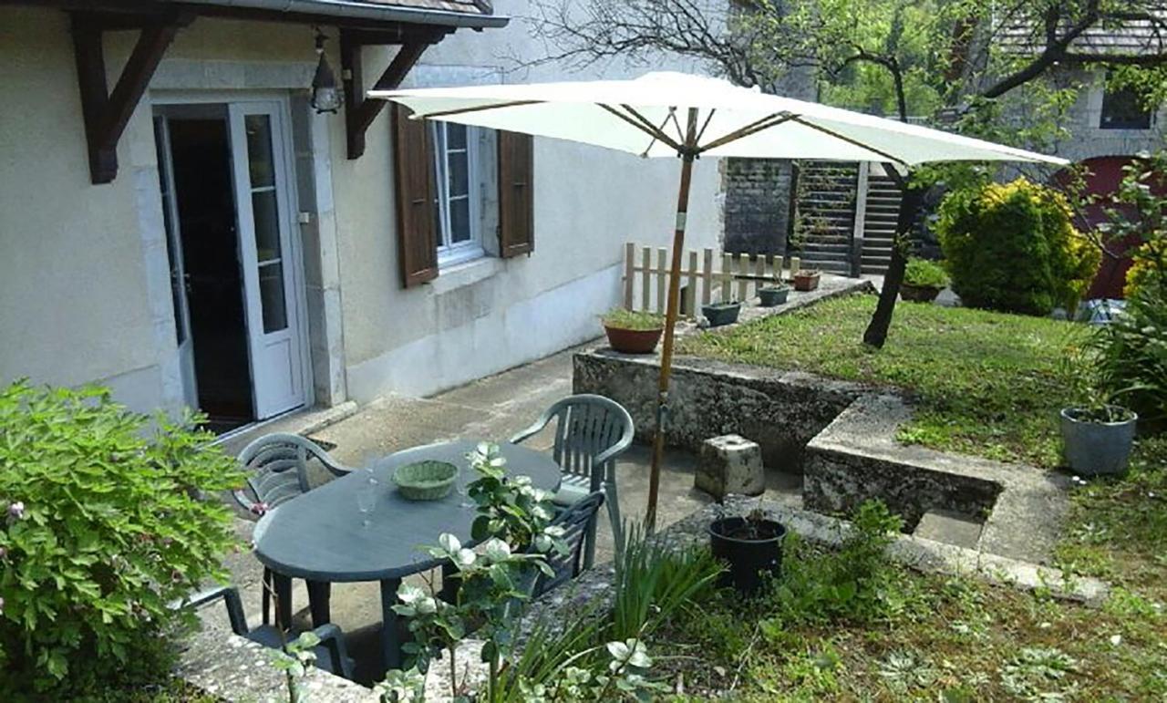 Vila Retro Arty House Mesnay Exteriér fotografie